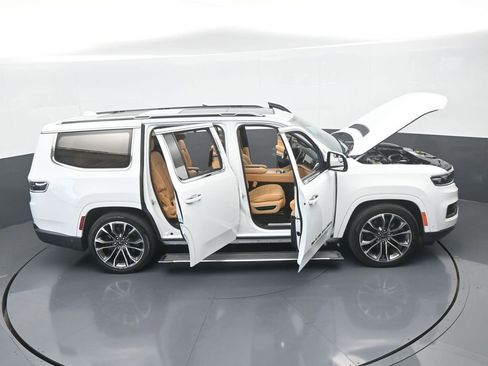 Used 2022 Jeep Grand Wagoneer Series III w/ Rear Seat Video Group 1 image 86
