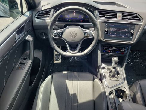 Used 2023 Volkswagen Tiguan SE R-Line FWD image 14