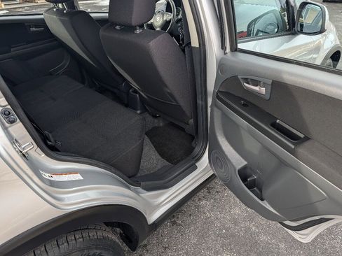 Used 2011 Suzuki SX4 AWD Hatchback image 28