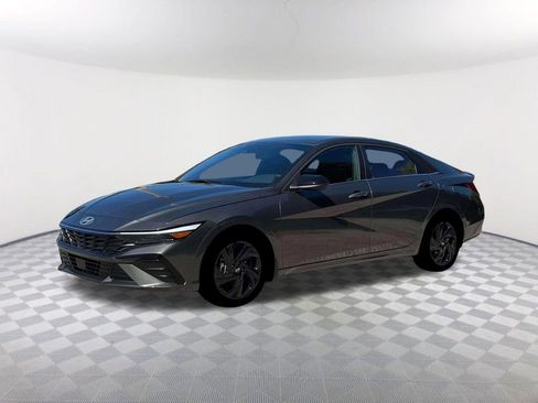 New 2026 Hyundai Elantra SEL Sport Premium FWD image 2