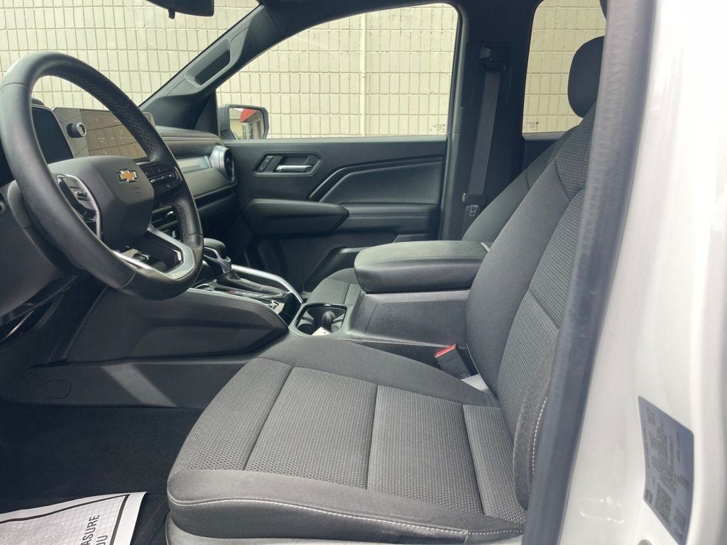 Used 2024 Chevrolet Colorado LT w/ LT Convenience Package AWD/4WD image 12