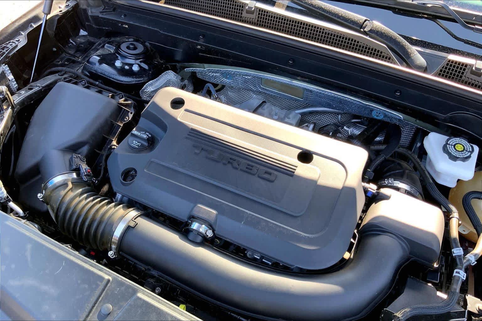Certified 2025 Buick Envision Preferred AWD/4WD image 33