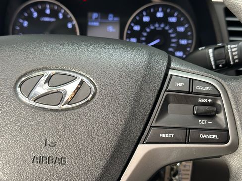 Used 2017 Hyundai Elantra SE image 26
