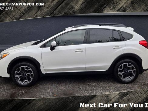 Used 2017 Subaru Crosstrek 2.0i Premium AWD/4WD image 2