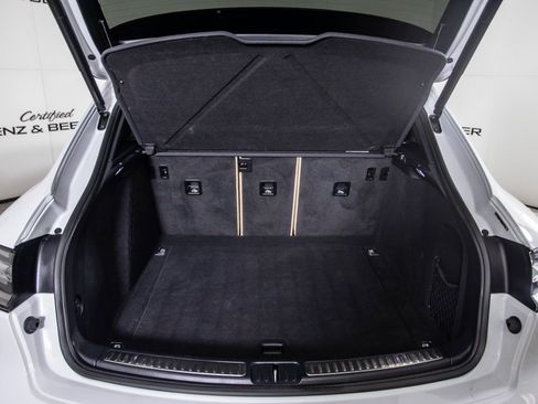 Used 2023 Porsche Macan S image 11