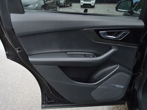 Used 2017 Audi Q7 3.0T Premium Plus w/ Premium Plus Package image 21