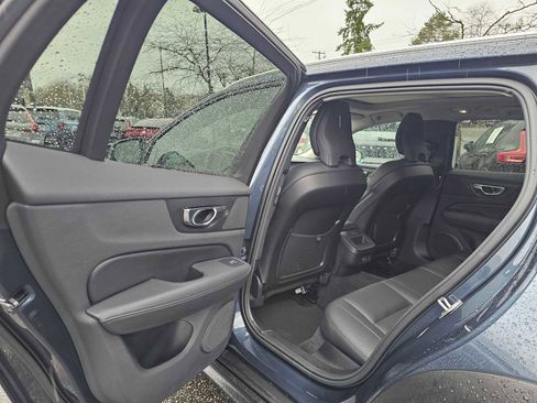 Certified 2025 Volvo V60 B5 Cross Country Plus AWD/4WD image 19