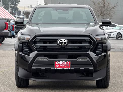 Certified 2026 Toyota Tacoma SR5 AWD/4WD image 10