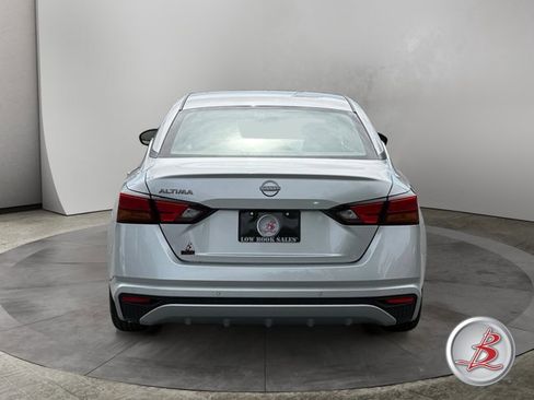 Used 2023 Nissan Altima 2.5 S FWD image 6