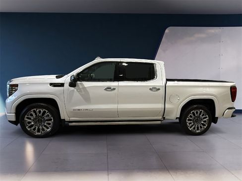 Used 2025 GMC Sierra 1500 Denali Ultimate image 4