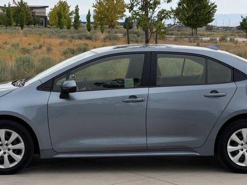 Used 2023 Toyota Corolla LE w/ Carpet Mat Package (TMS) FWD image 4