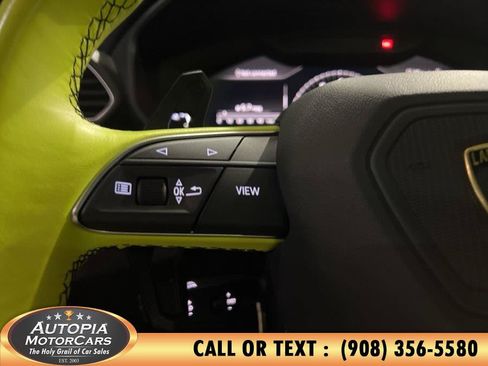 Used 2022 Lamborghini Urus AWD/4WD image 33