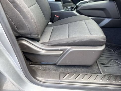 Used 2025 Chevrolet Colorado Trail Boss AWD/4WD image 12