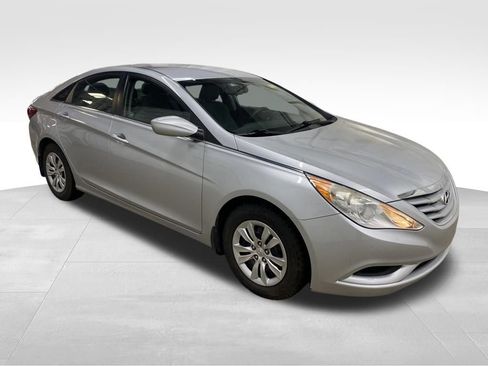 Used 2013 Hyundai Sonata GLS FWD image 2