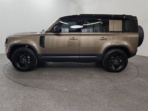 Used 2025 Land Rover Defender 110 S image 10