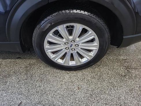 Used 2021 Ford Explorer Limited w/ Equipment Group 301A RWD image 12