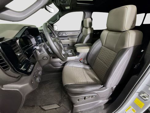 Used 2024 Chevrolet Silverado 1500 ZR2 w/ Technology Package image 21