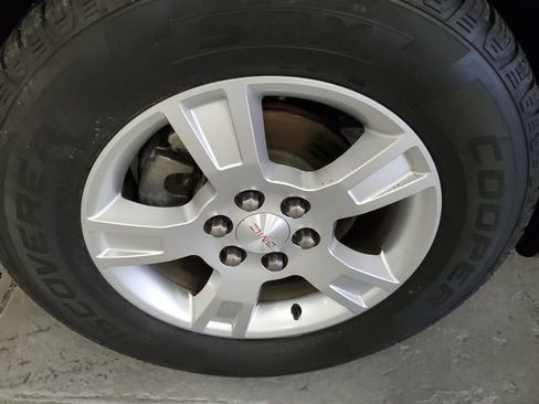 Used 2012 GMC Acadia SLE FWD image 28