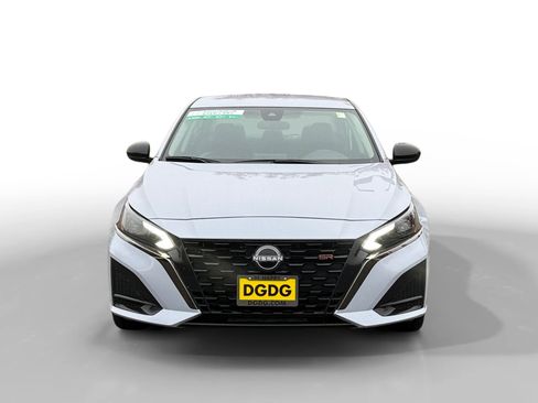 Used 2024 Nissan Altima 2.5 SR image 8