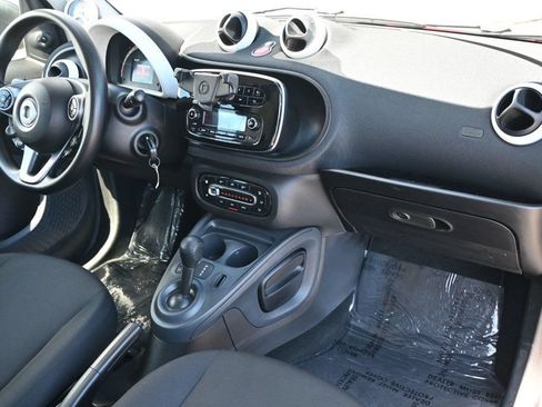 Used 2017 smart fortwo electric drive RWD image 8