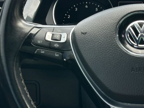 Used 2021 Volkswagen Tiguan SE R-Line image 30