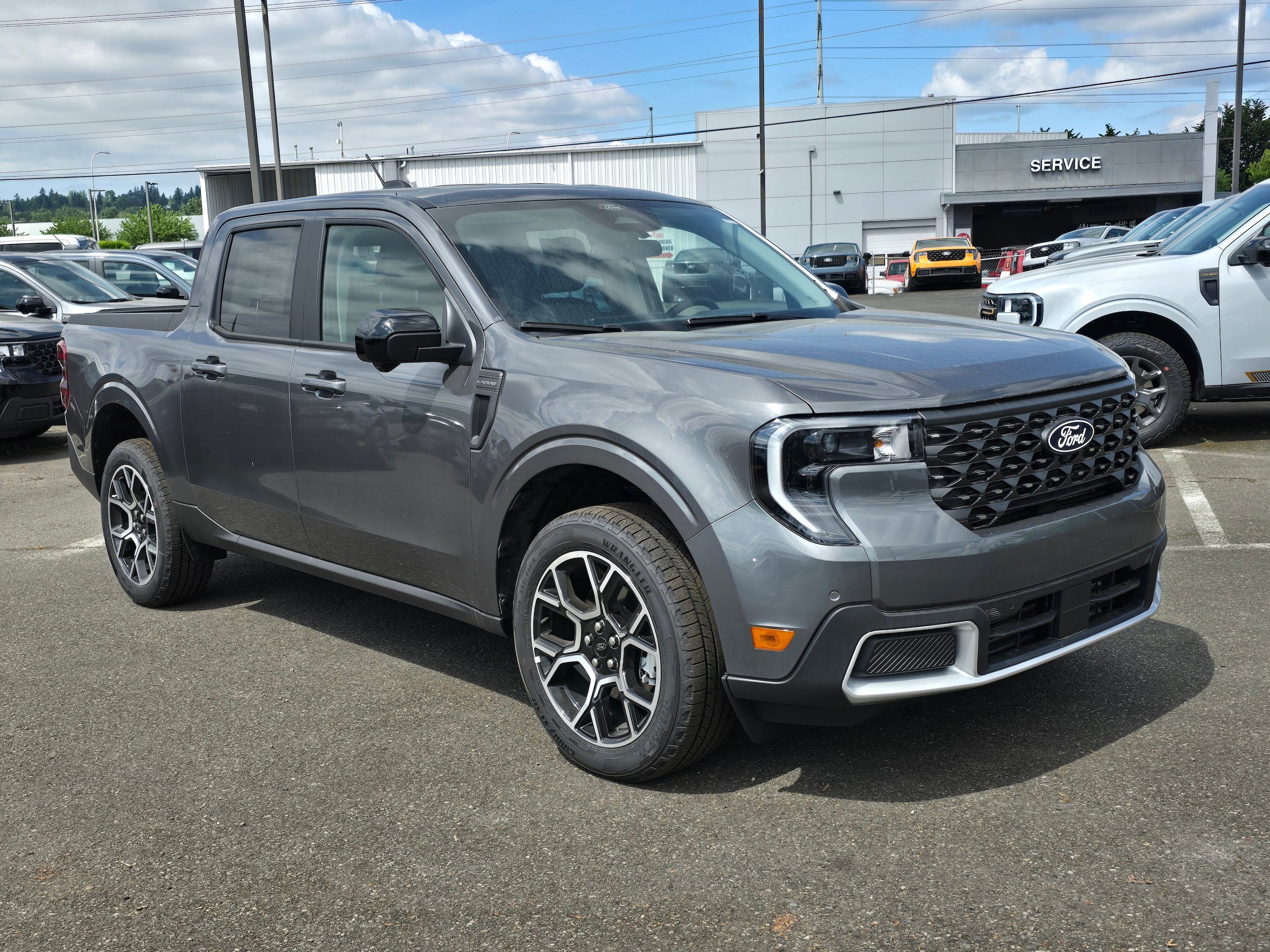 New 2026 Ford Maverick Lariat w/ 4K Tow Package AWD/4WD image 7