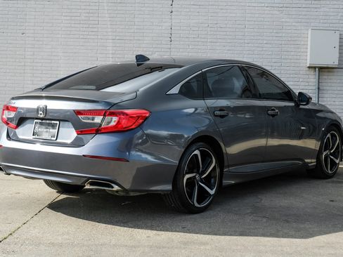 Used 2018 Honda Accord Sport image 7