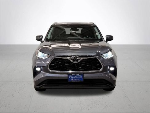Used 2023 Toyota Highlander Limited AWD/4WD image 4