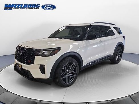 Certified 2025 Ford Explorer ST image 1