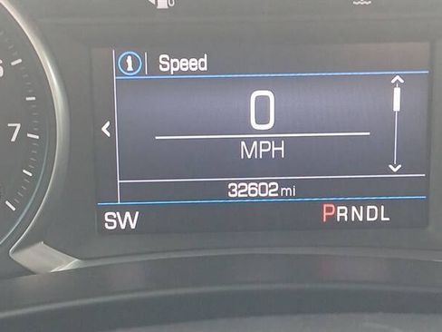 Used 2021 Chevrolet Equinox LT FWD image 10