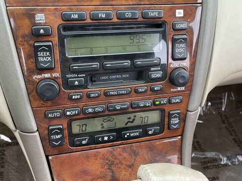 Used 2000 Toyota Avalon XLS image 17