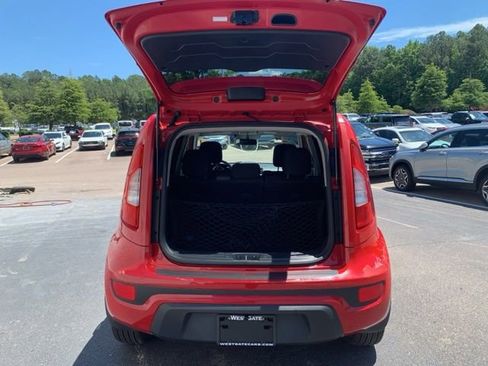 Used 2012 Kia Soul + w/ Audio Pkg image 17