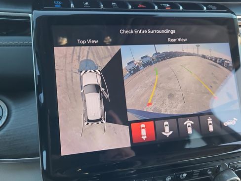 Used 2022 Jeep Grand Cherokee Overland w/ Advanced Protech Group III image 22