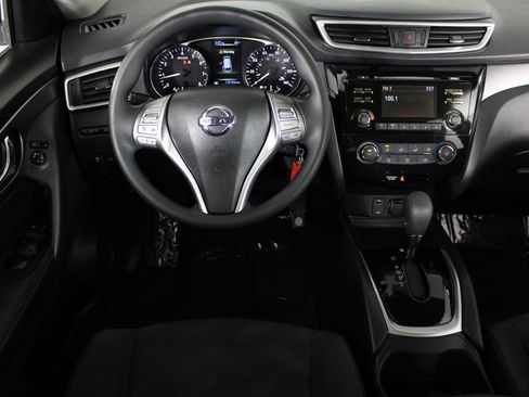 Used 2015 Nissan Rogue S image 6