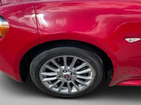 Used 2018 FIAT 124 Spider Classica w/ Technology & Siriusxm Group RWD image 5