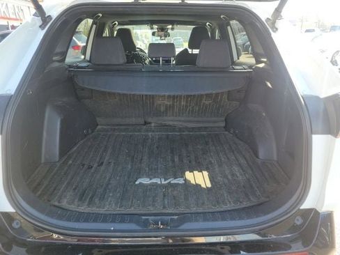 Used 2024 Toyota RAV4 SE w/ Convenience Package image 8