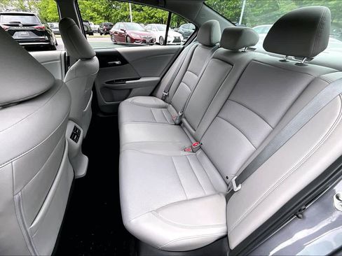Used 2017 Honda Accord Touring image 20