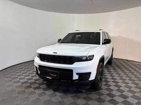 Certified 2023 Jeep Grand Cherokee L Laredo AWD/4WD image 3