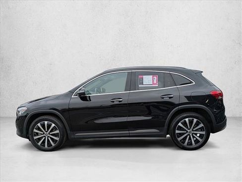 Used 2021 Mercedes-Benz GLA 250 4MATIC w/ Premium Package image 9