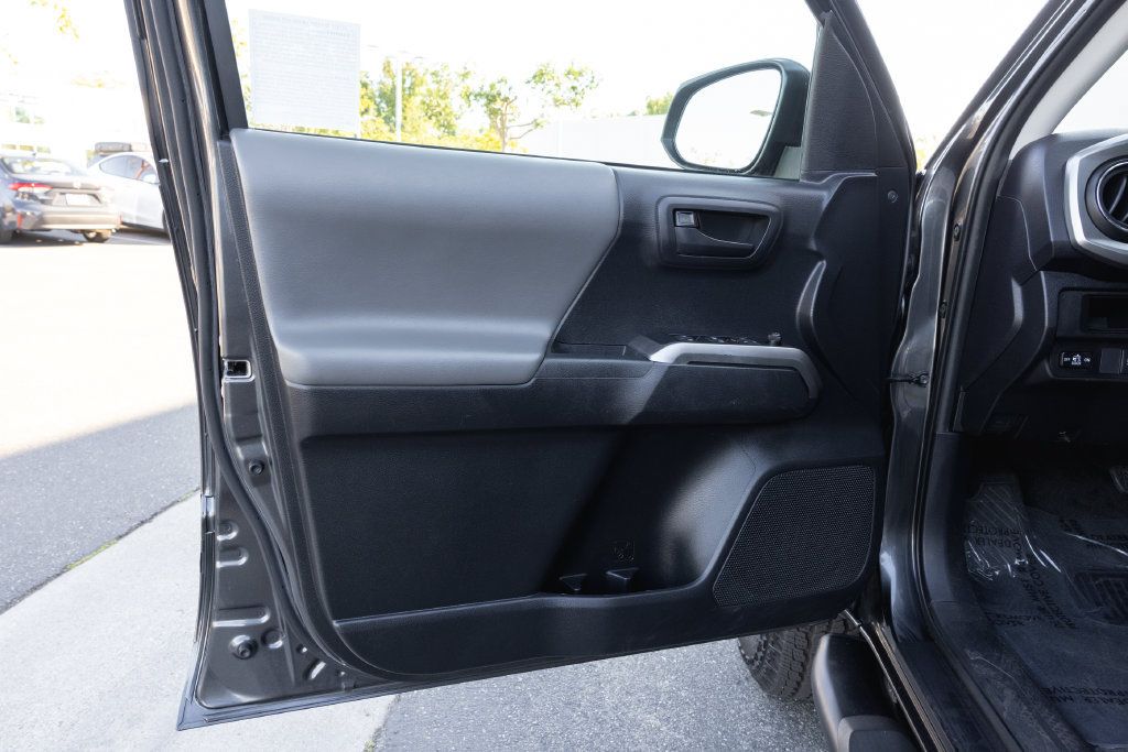 Used 2019 Toyota Tacoma SR5 RWD image 13