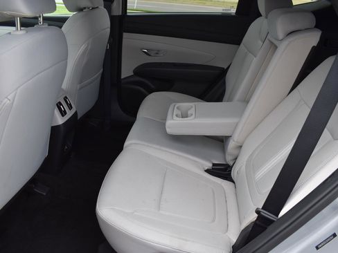 Used 2025 Hyundai Tucson SEL FWD image 19
