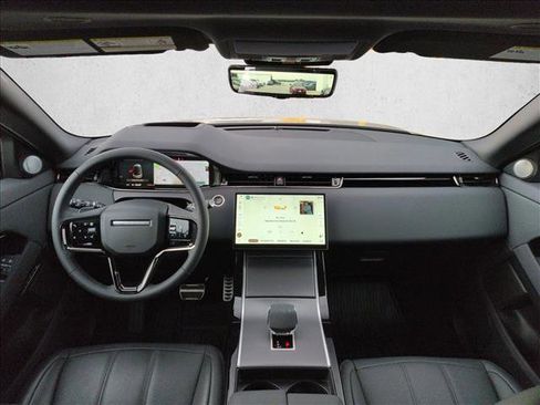 Used 2024 Land Rover Range Rover Evoque Dynamic SE AWD/4WD image 19