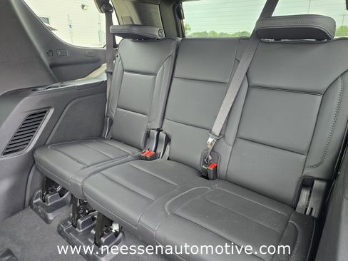Used 2025 GMC Yukon Denali AWD/4WD image 4