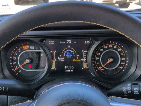 Used 2024 Jeep Wrangler Unlimited Sahara w/ Technology Group AWD/4WD image 27