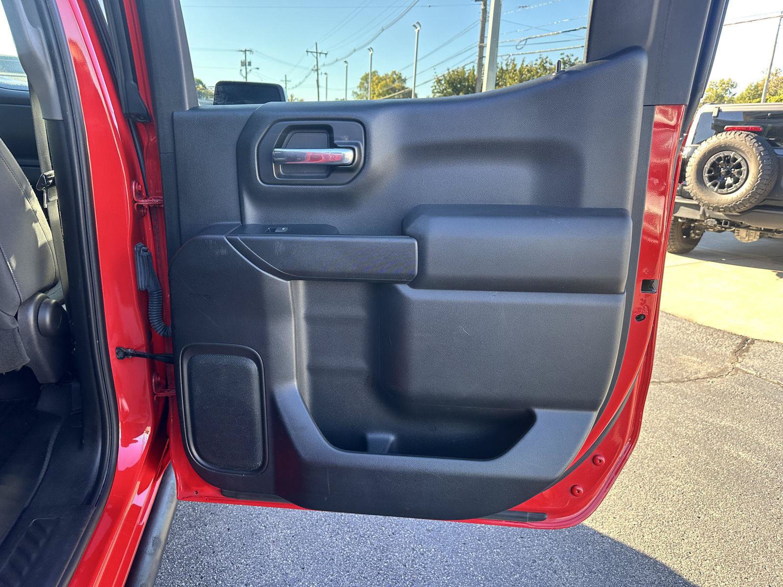 Used 2019 Chevrolet Silverado 1500 LT AWD/4WD image 16