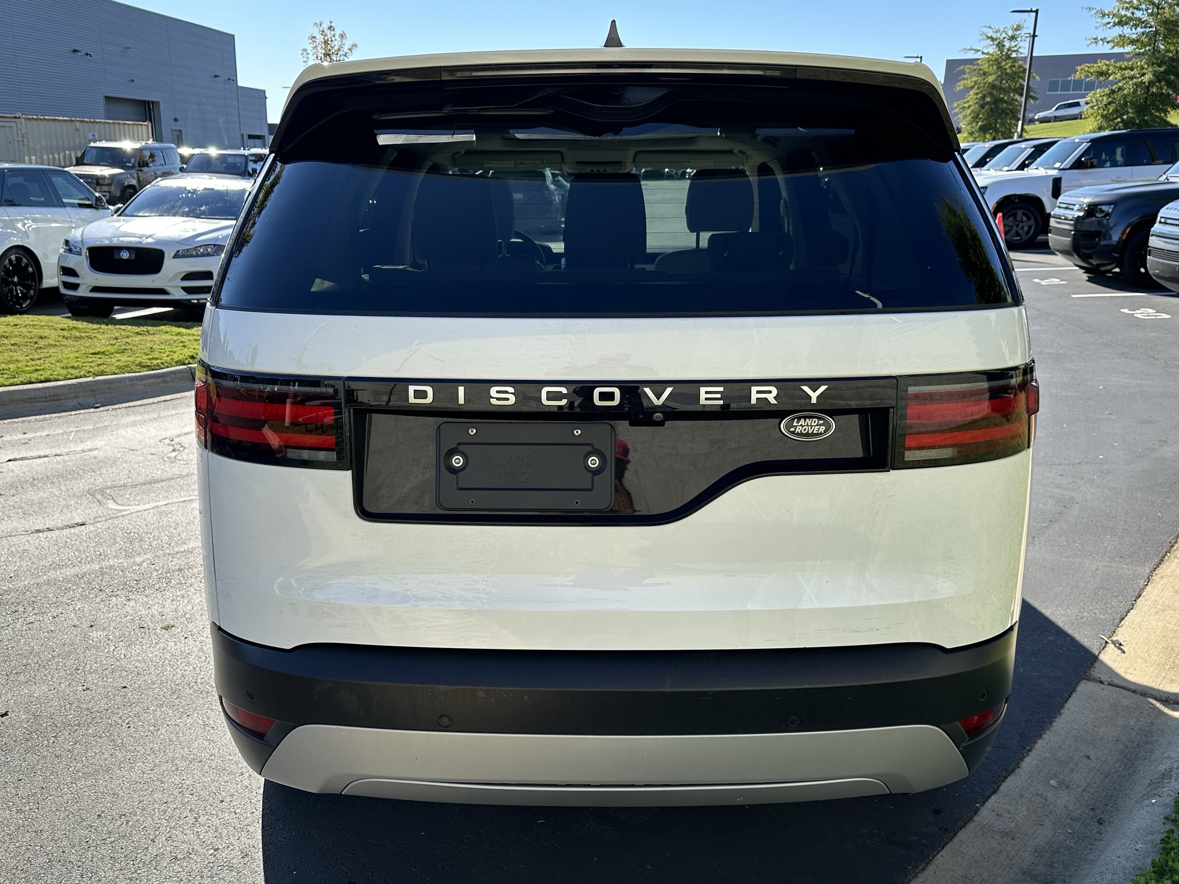 Certified 2023 Land Rover Discovery S AWD/4WD image 6