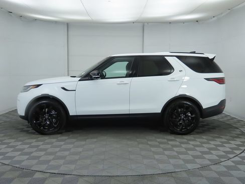 Used 2025 Land Rover Discovery S AWD/4WD image 6