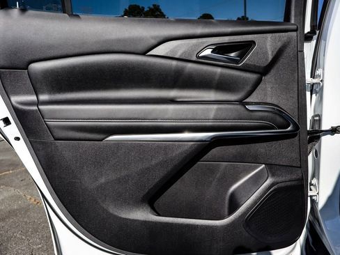 Certified 2024 Chevrolet Traverse LT image 38