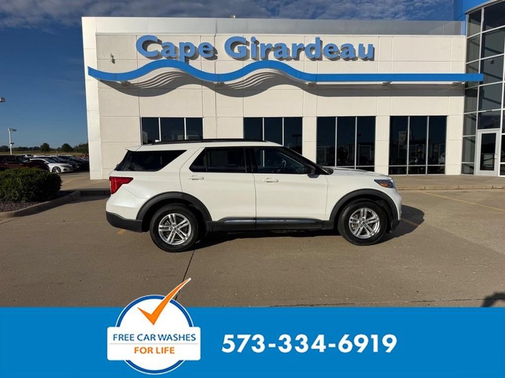 Used 2020 Ford Explorer XLT w/ Equipment Group 202A AWD/4WD image 1
