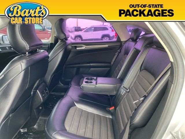 Used 2017 Ford Fusion SE w/ Equipment Group 201A FWD image 19